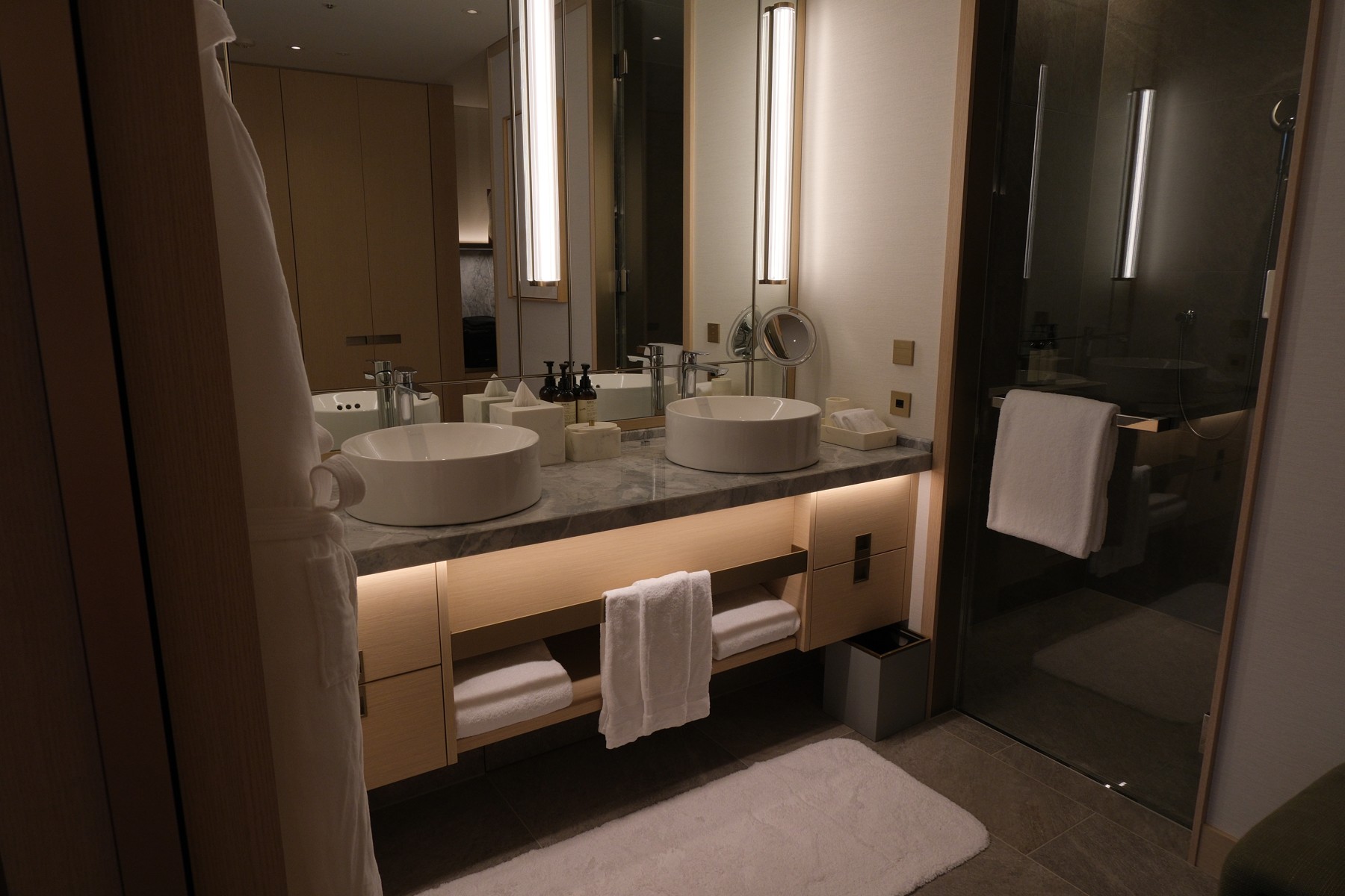 Double vanity and illuminated mirrors in our Fairmont Tokyo bathroom