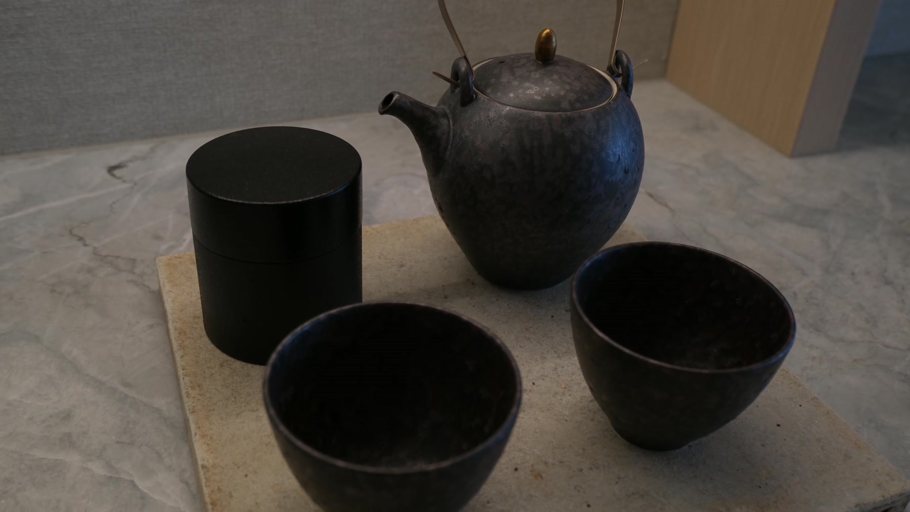 Japanese teapot and matching cups in our Fairmont Tokyo room