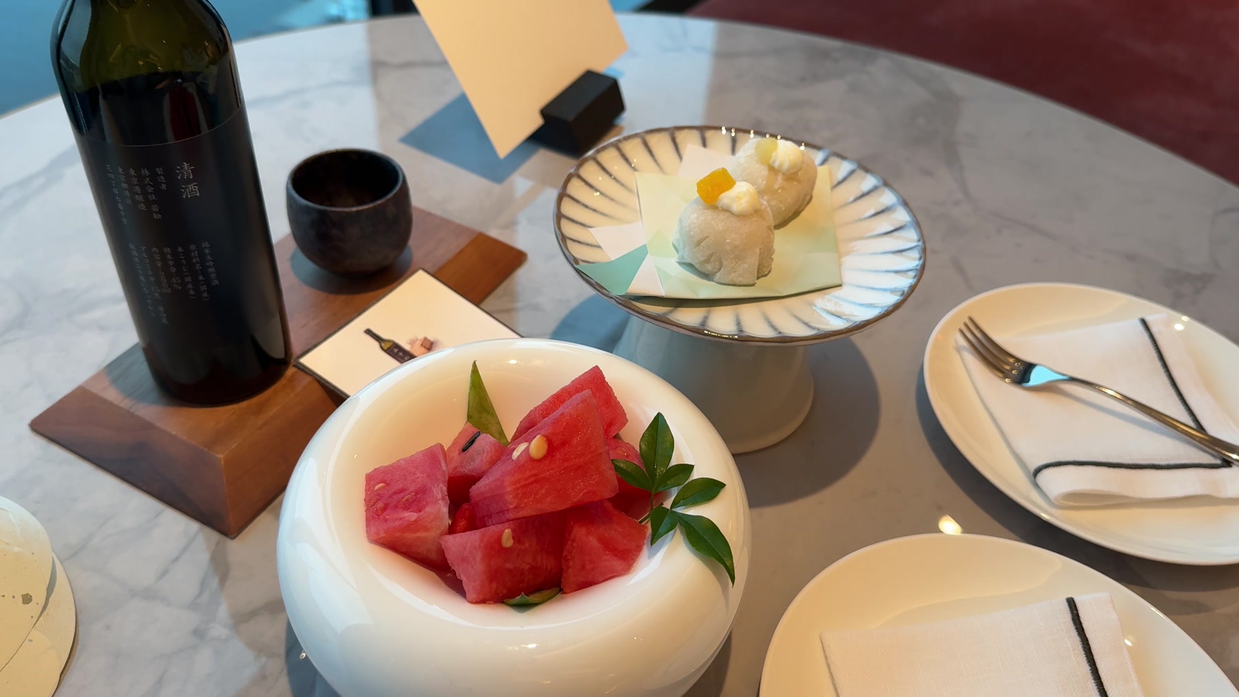 Fruit and refreshments beside the window in our Fairmont Tokyo room